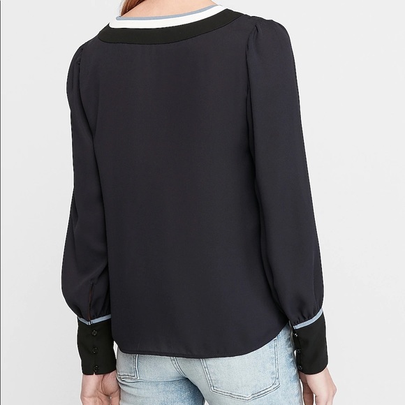 ⭐️3/$20 EXPRESS Navy Blue V-Neck Color Block Top - Picture 3 of 13